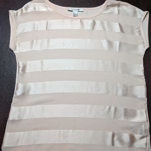** 6/$10** Forever 21 Pale pink dressy tee